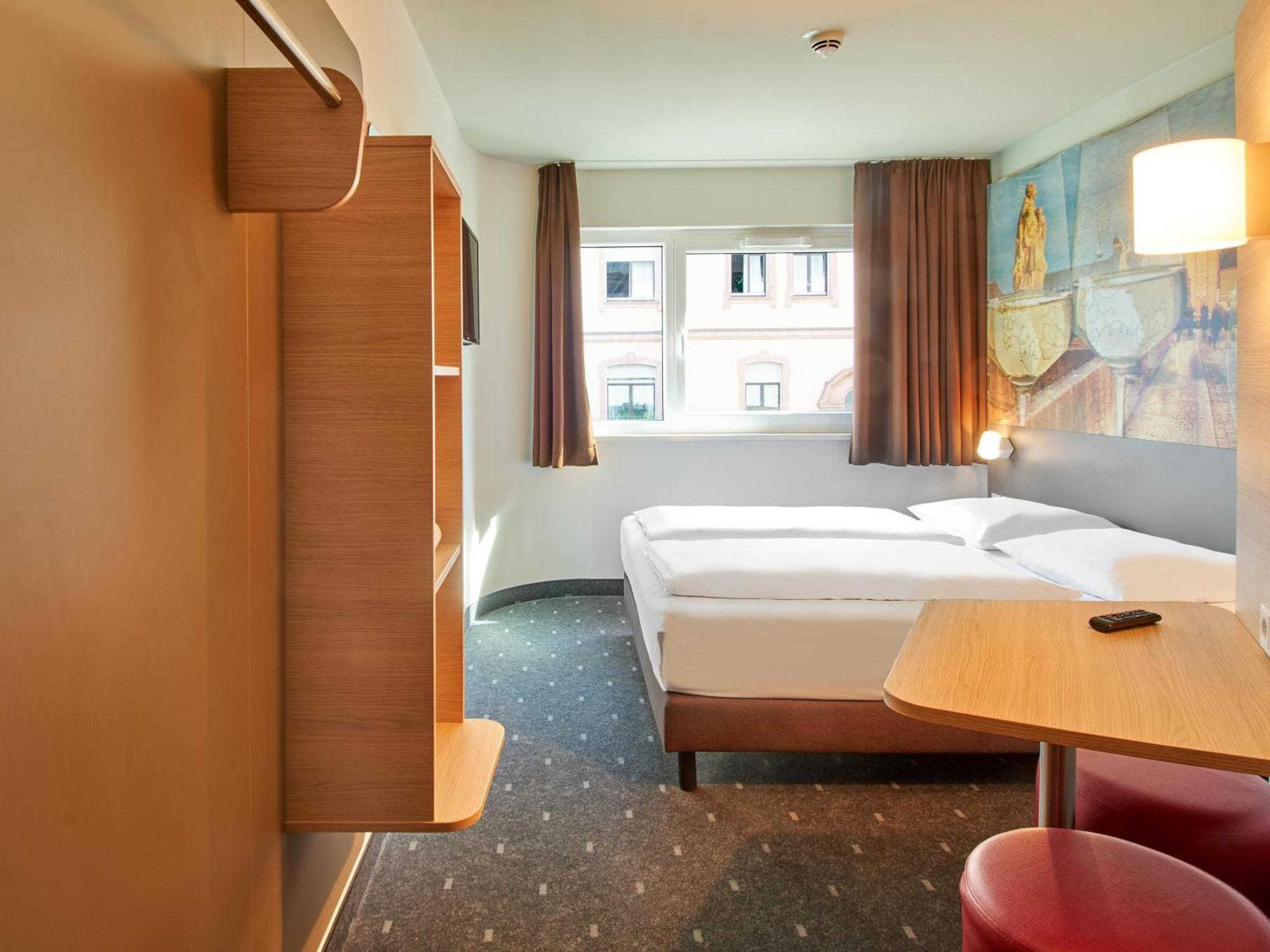 B&B Hotel Wuerzburg-City Exterior photo